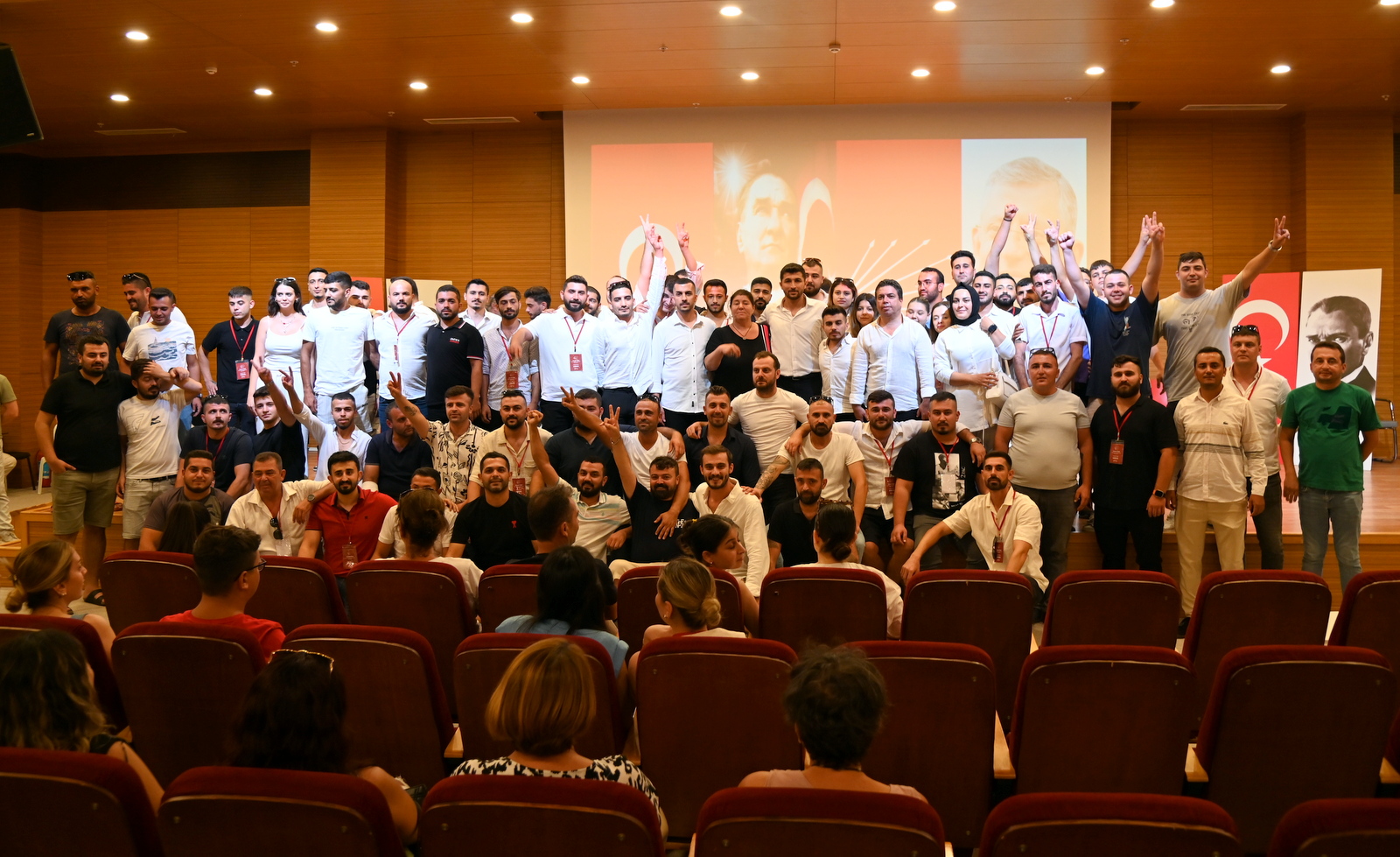 CHP Manavgat Gençlik Kolları Başkanı Özer seçildi